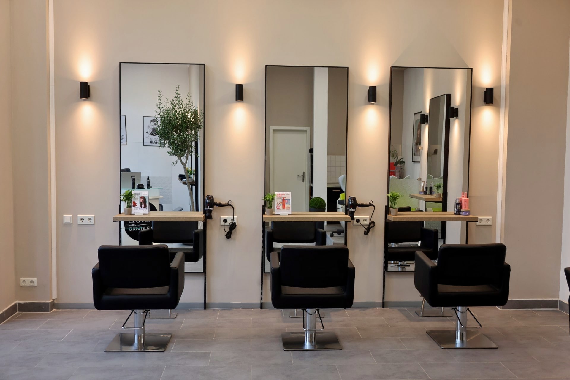 Innenansicht des Vogue Hairstudio, ver&ouml;ffentlicht im Salonprofil
